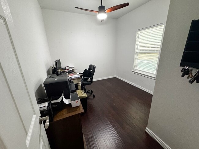 Building Photo - Beautiful Keene Home - 5 Bedroom, 2.5 Bath