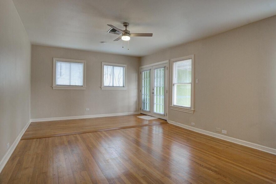 Building Photo - 426 Garraty