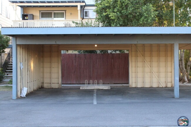 Building Photo - 1736 W Olive Ave