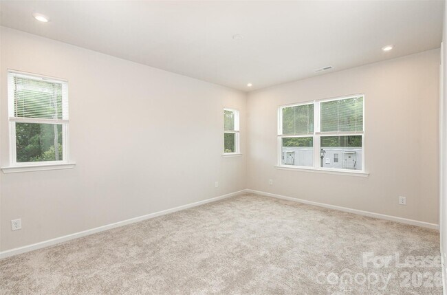 Building Photo - 3103 Hutton Gdns Ln
