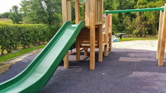 Building Photo - Gorgeous Wood Floors 1/1 condo for RENT @The Crest close to UCF