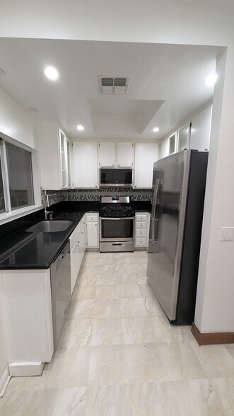 Building Photo - 2405 34th St