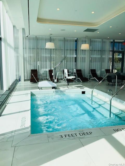 Building Photo - 131-03 40th Rd