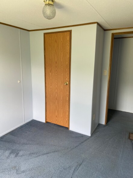 Building Photo - 2147 Watts Dr