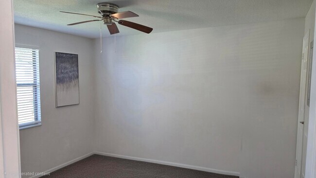 Building Photo - 670 Nobles St