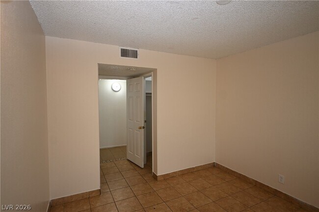 Building Photo - 2301 Stewart Ave