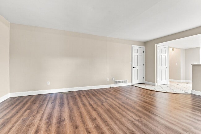 Building Photo - $2,645.95, 4-bed, 2.5-bath located in Centennial with a fenced backyard.