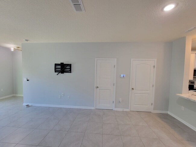 Building Photo - 7635 Legacy Trl
