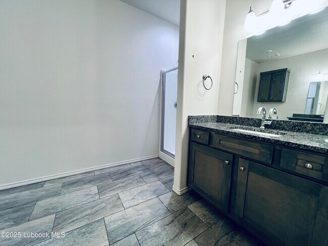 Building Photo - 5518 Kemper St