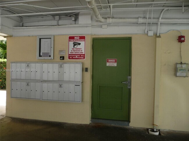 Building Photo - 851 Meridian Ave