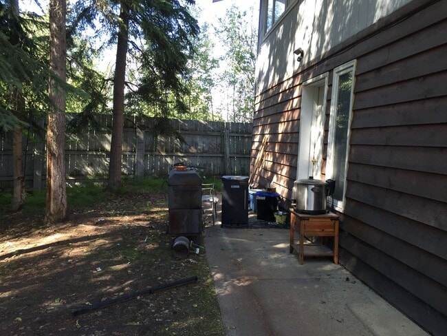 Building Photo - 1127 Badger Rd