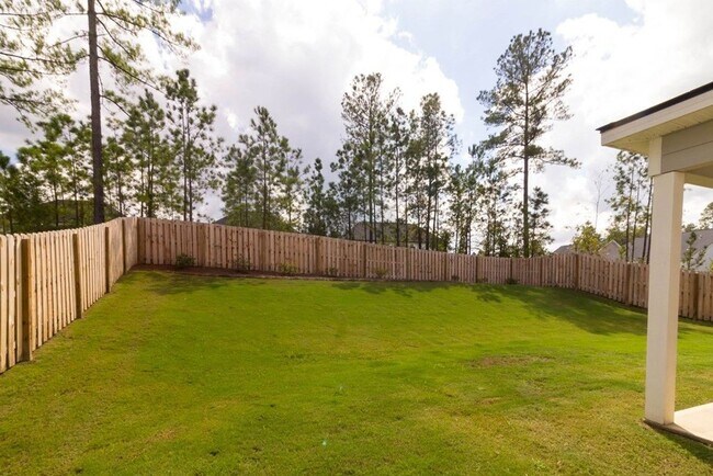 Building Photo - 708 Tree Top Trl