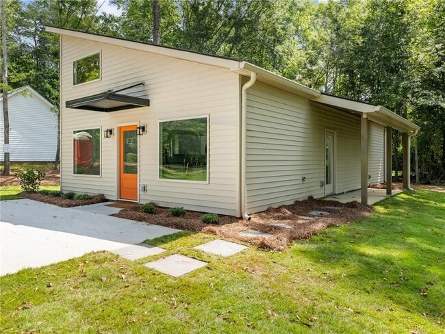 Building Photo - 8083 Beachwood Dr