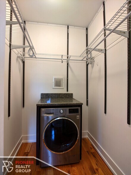 Building Photo - 2907 N Mildred Ave