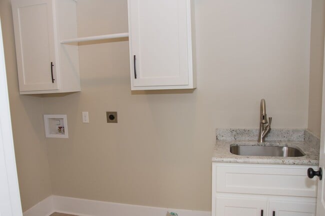 Building Photo - Barrington Park Subdivision