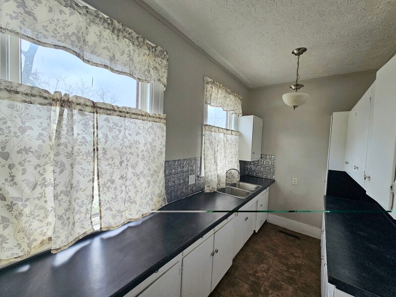 Kitchen - 37 Convis St