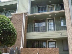 Building Photo - 6108 Abrams Rd