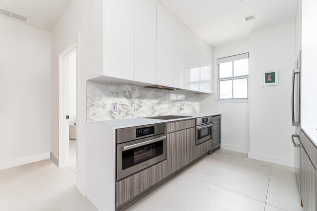 Building Photo - 3940 N Flagler Dr