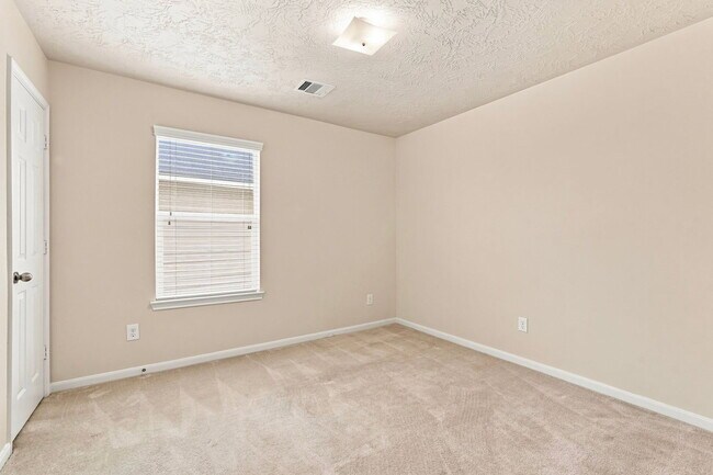 Building Photo - 12563 Chiswick Rd