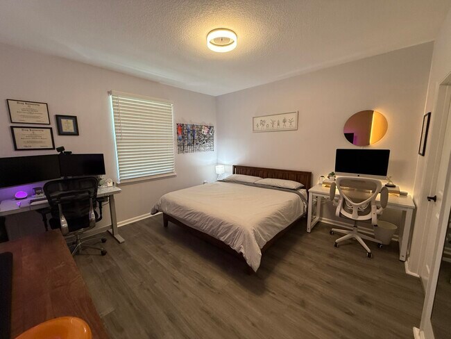 Building Photo - 275 Murcia Dr