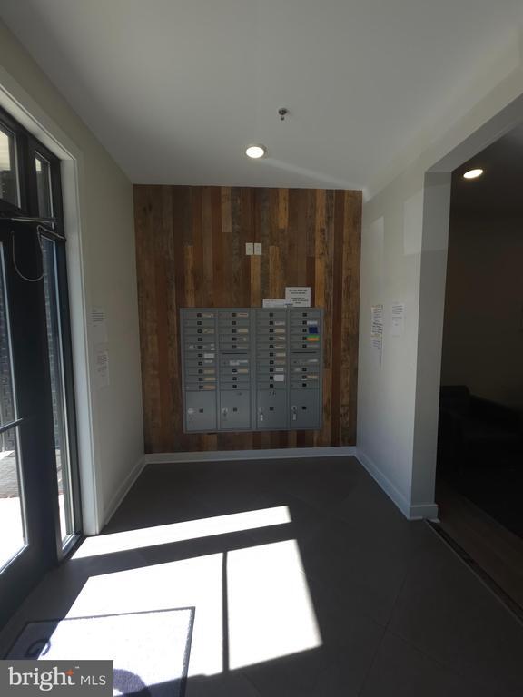 Building Photo - 3925 Haverford Ave