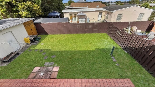 Building Photo - 8877 SW 36th St