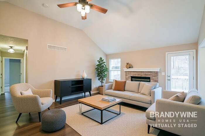 Building Photo - 914 SW Foxtail Dr