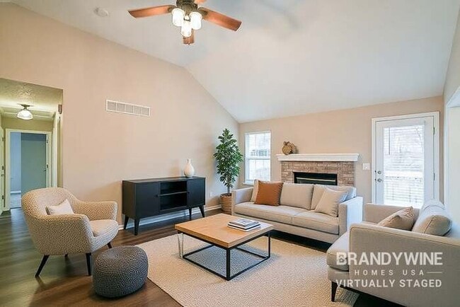 Building Photo - 914 SW Foxtail Dr