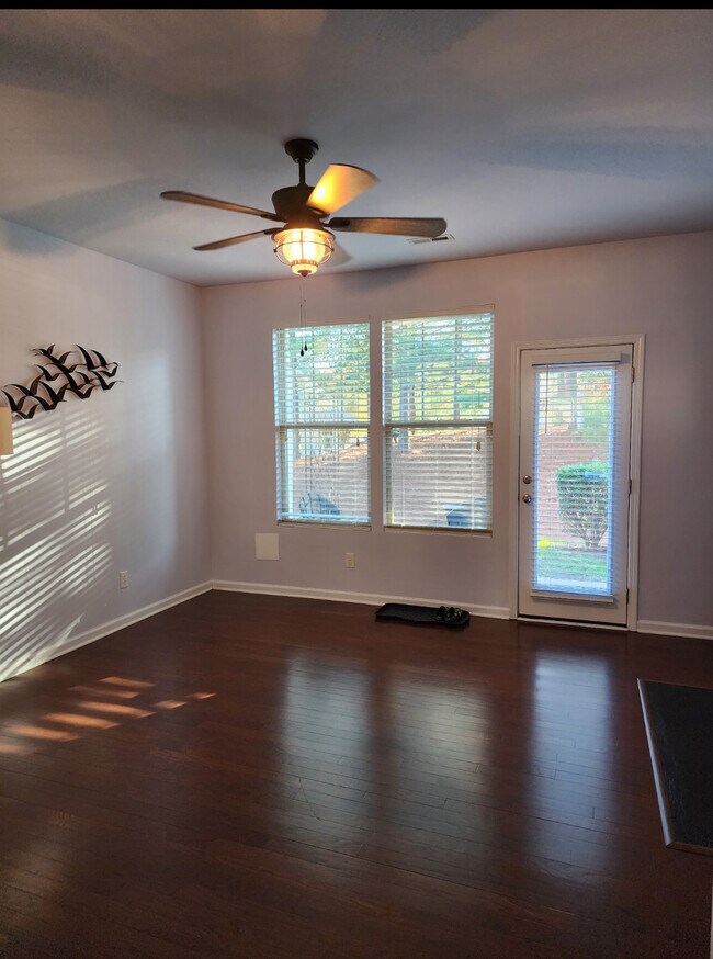 Building Photo - 71 Pocono Dr