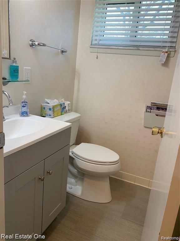 Building Photo - 5051 Falmouth Dr