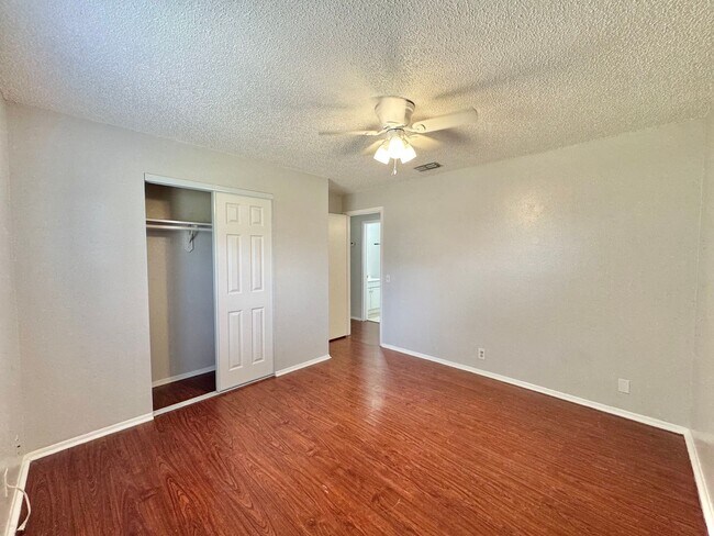 Building Photo - 5665 Struthers Ct