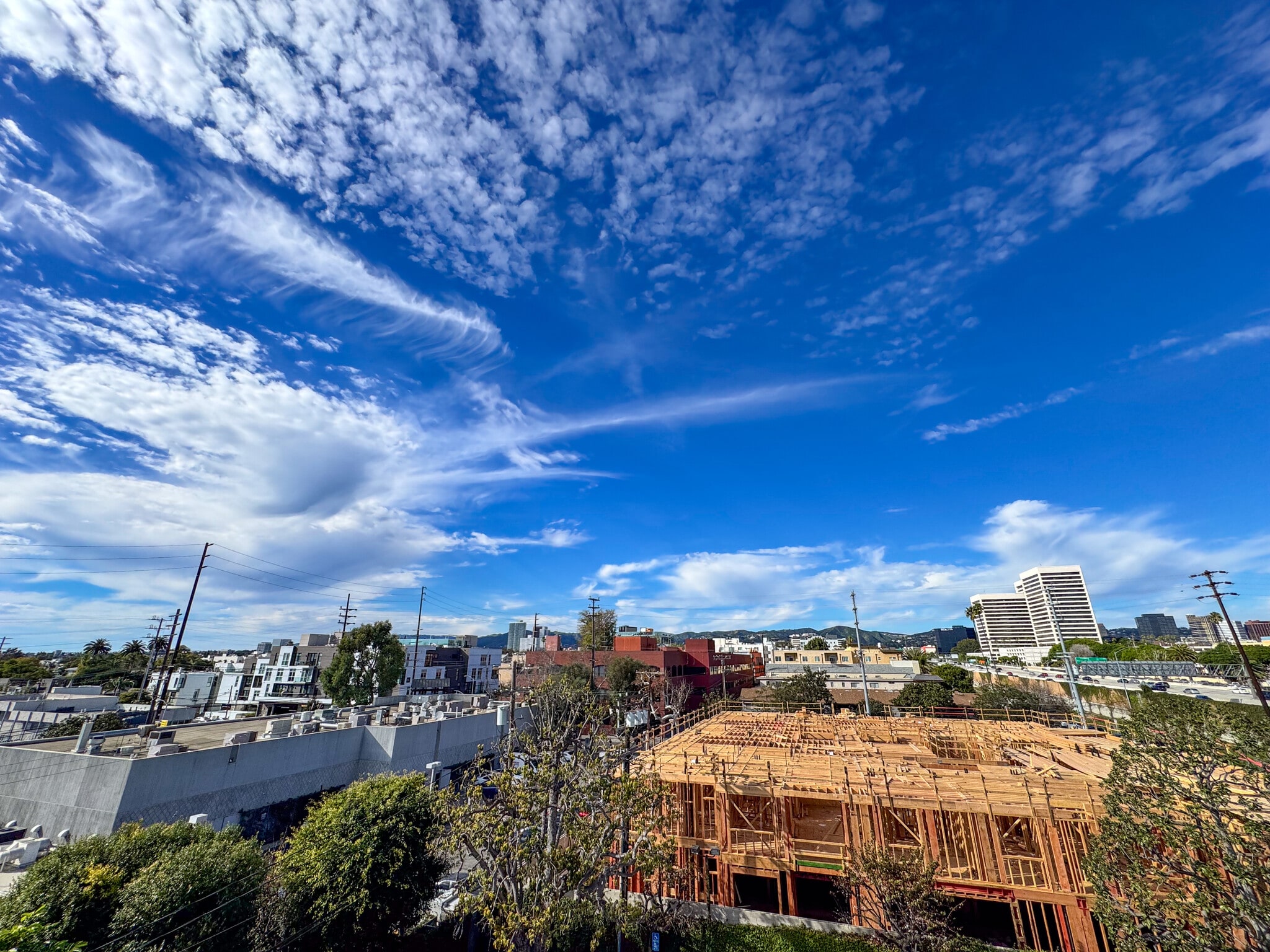 Building Photo - 2027 Beloit Ave