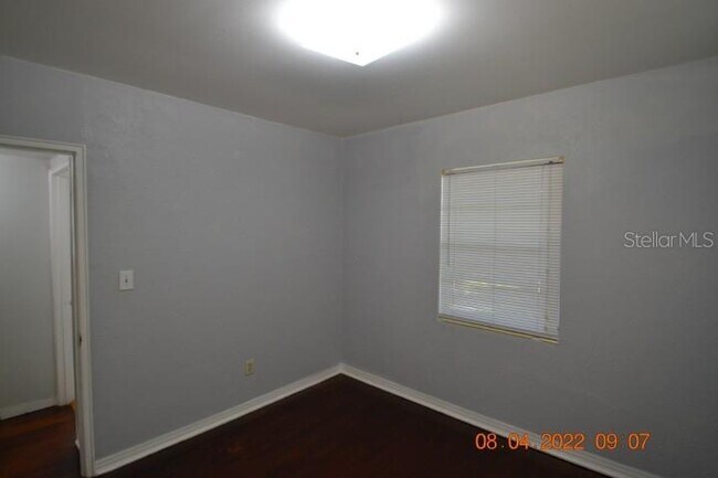 Building Photo - 2801 Sanders Dr