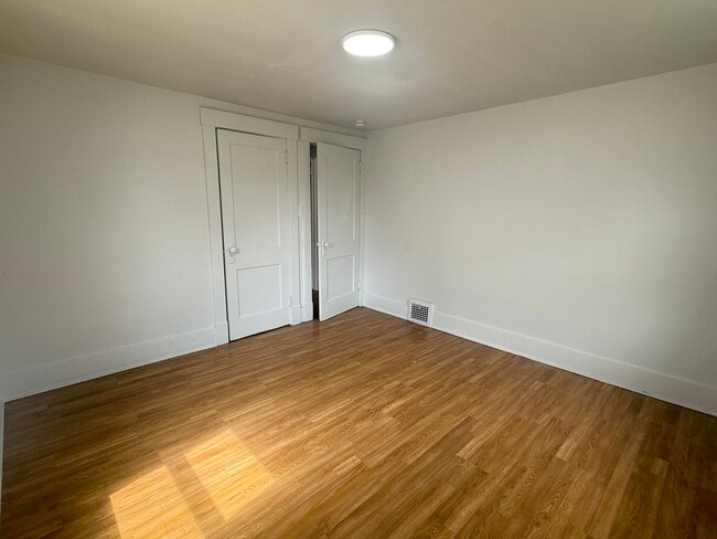 Building Photo - 726 Baldwin Ave