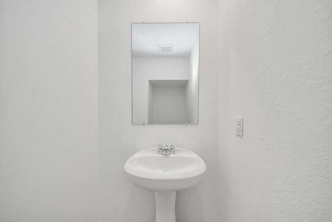 Building Photo - 19523 Manduca Dr