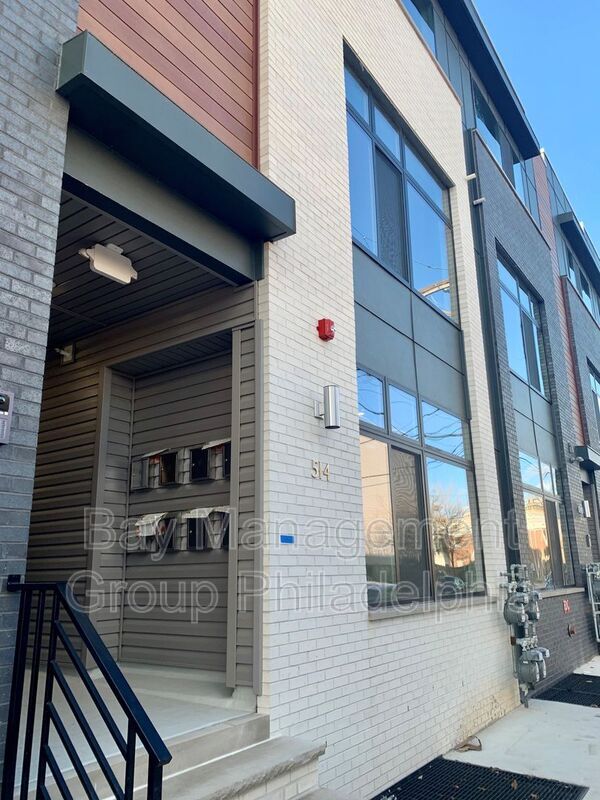 514 W Montgomery Ave 514 W Montgomery Ave Philadelphia PA 19122