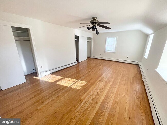 Building Photo - 4925 West Chester Pike