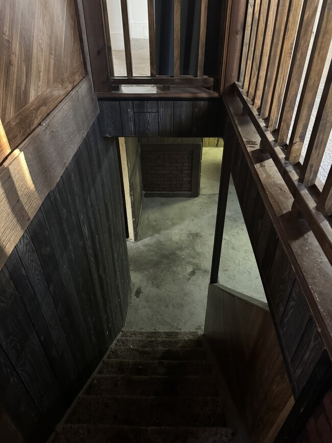 Building Photo - 1925 Sheridan Rd