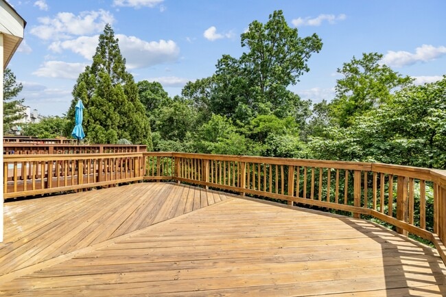 Building Photo - 6237 Cliffside Terrace