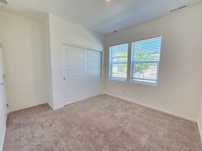 Building Photo - 5711 W Georgetown Ln