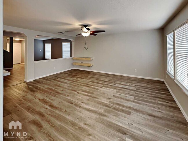 Building Photo - 9203 Silver Vista