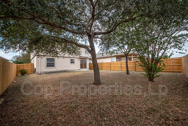 Building Photo - 518 Reba