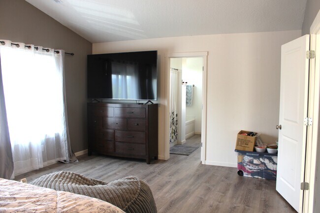 Building Photo - 4386 Brookie Dr