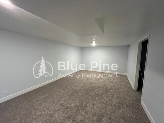 Building Photo - 315 Evans Ave