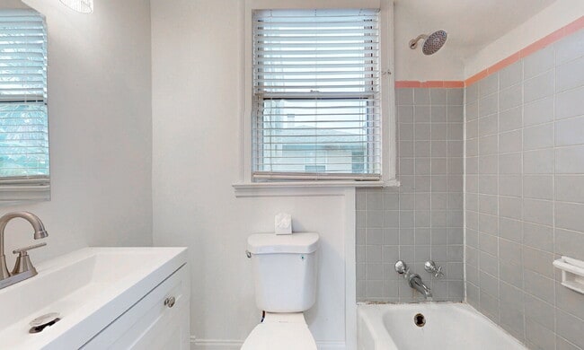 Building Photo - Pristine Neptune Beach Remodel: 2 Blocks to the Sand and Walkable to Everything!