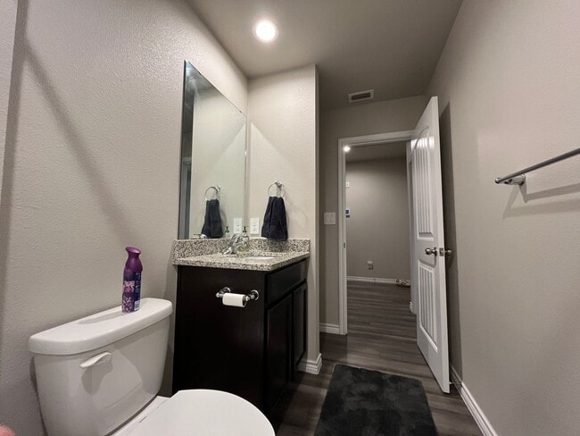 Building Photo - FOUR BEDROOM IN STARLIGHT ESTATES