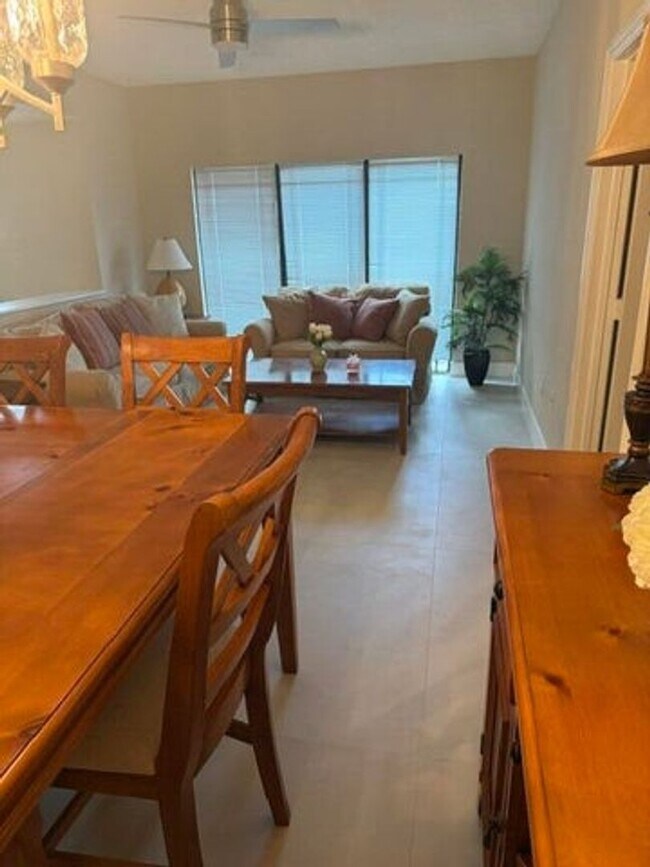 Building Photo - 2805 Veronia Dr