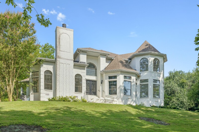 Building Photo - 1743 Old Natchez Trace