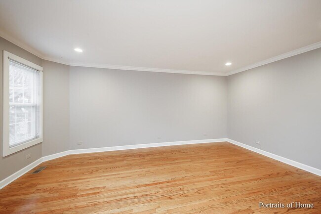 Building Photo - 325 N Loomis St