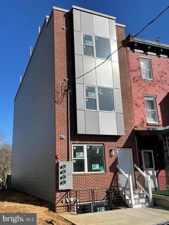 Building Photo - 667 N 39th St